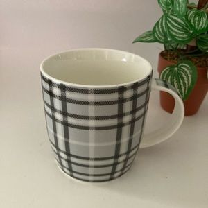 Morris Design Checkered Mug